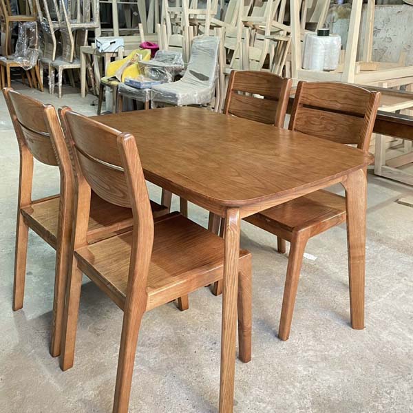 bộ bàn ăn 4 ghế gỗ tự nhiên